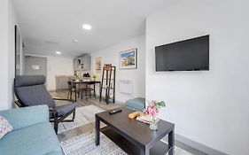 Host & Stay - The Roscoe Nest